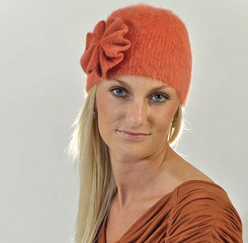 Vidasita women's angora cap