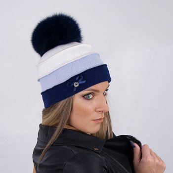 Women's hat with pompom Teresa blue